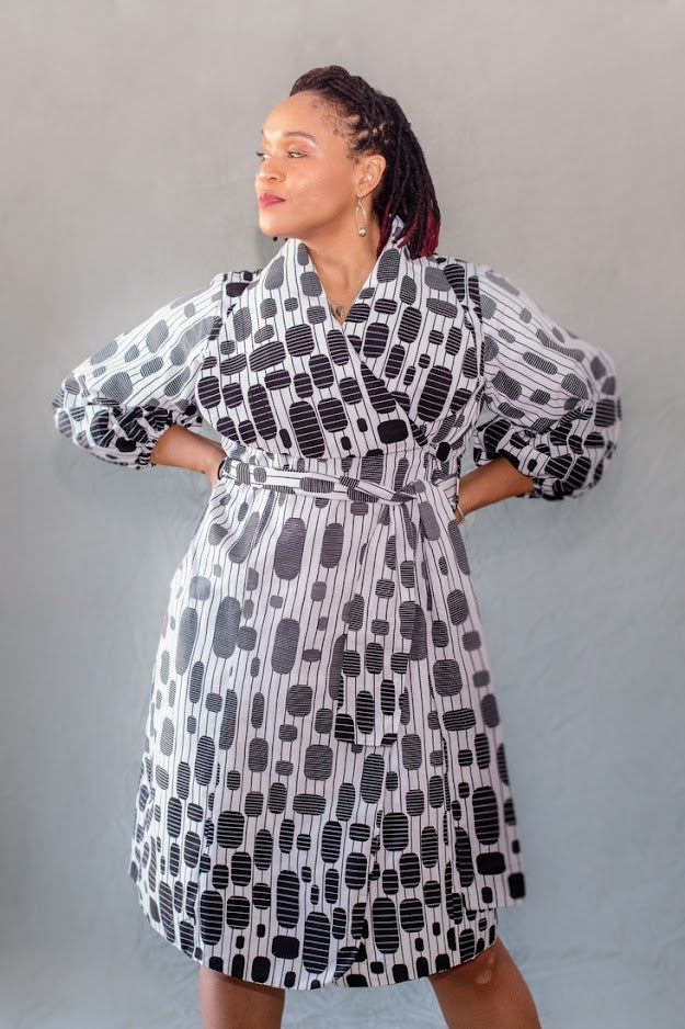 Lagos Coat dress - White and Black (Many dots pattern)